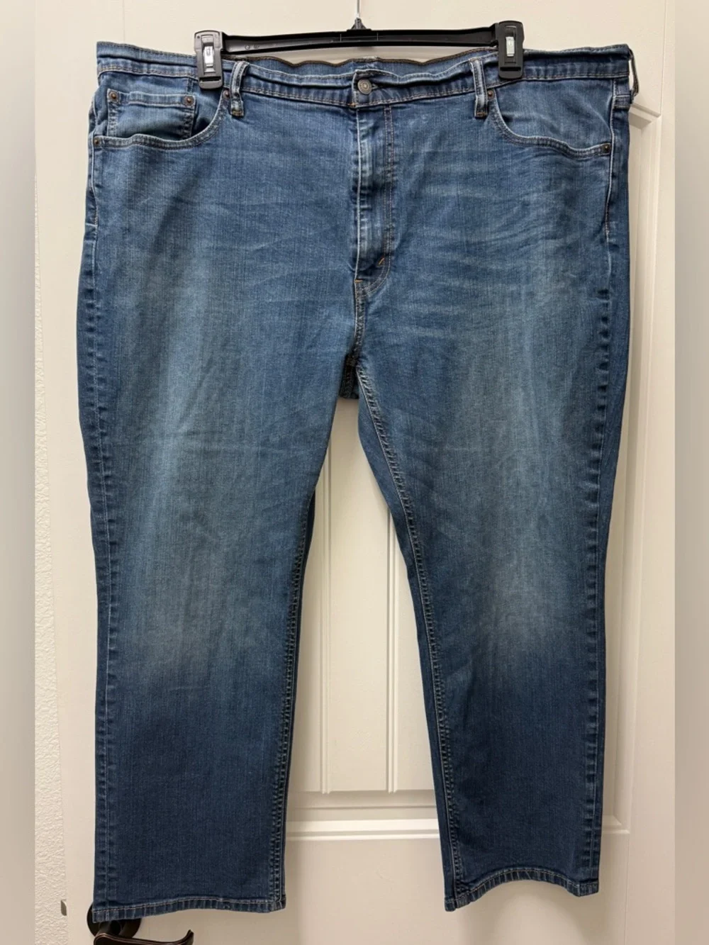 Men’s Levi’s Medium Wash 541 Athletic Jeans Size 48x29